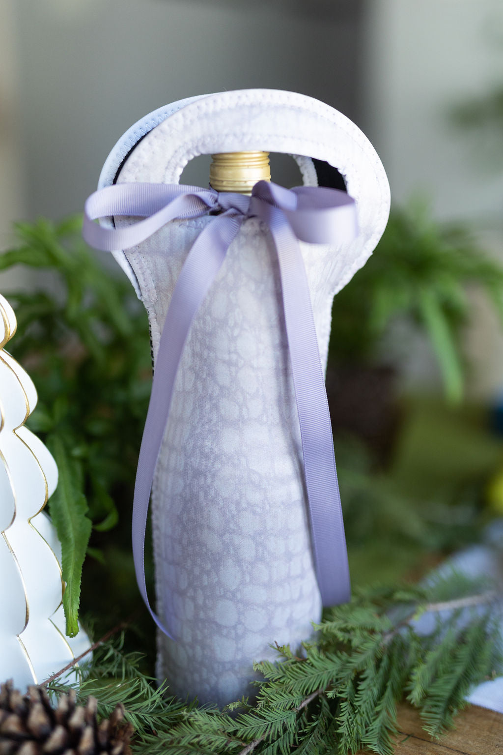 White Alligator Wine Tote