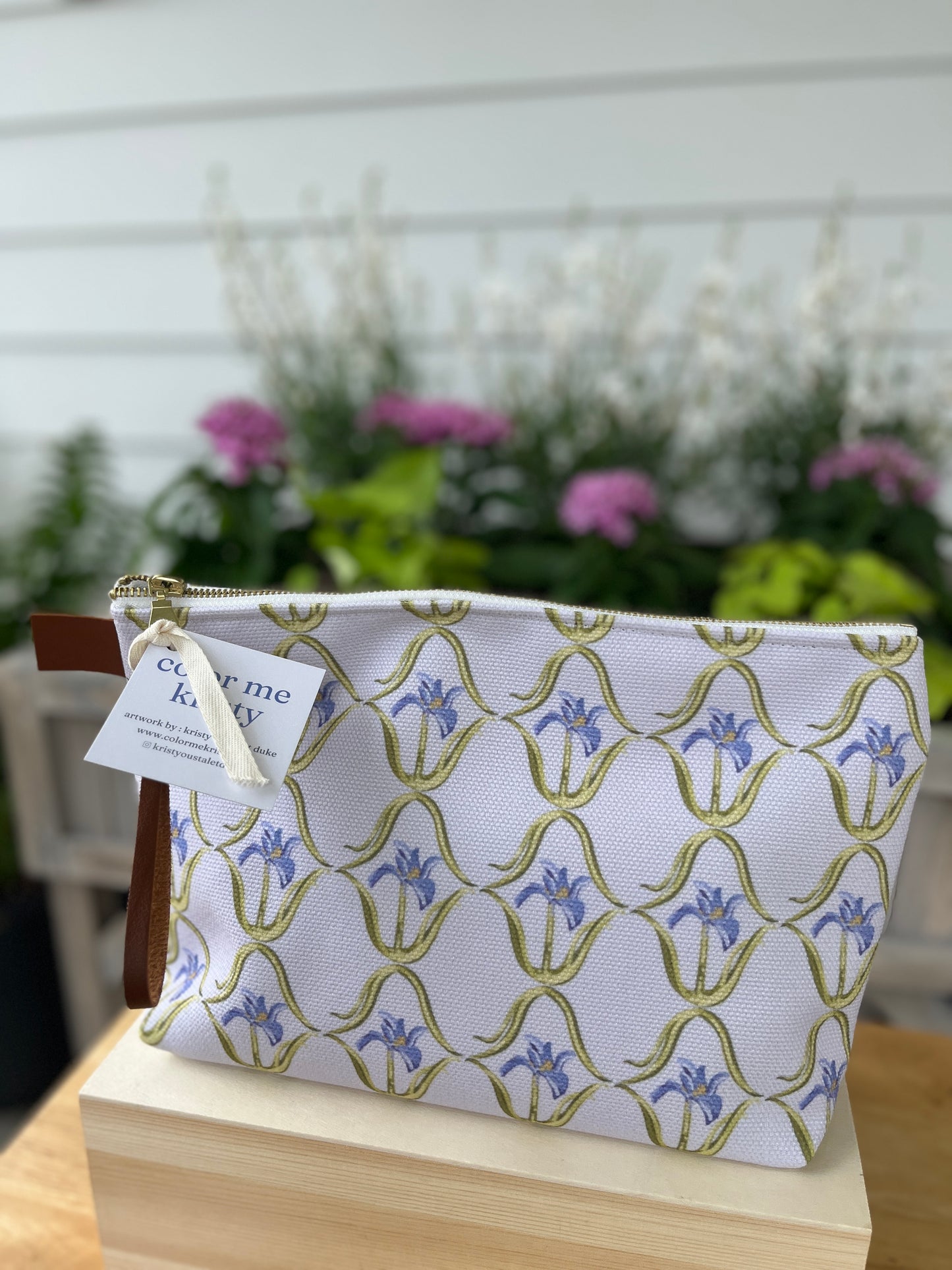 Travel Bag in Iris Print
