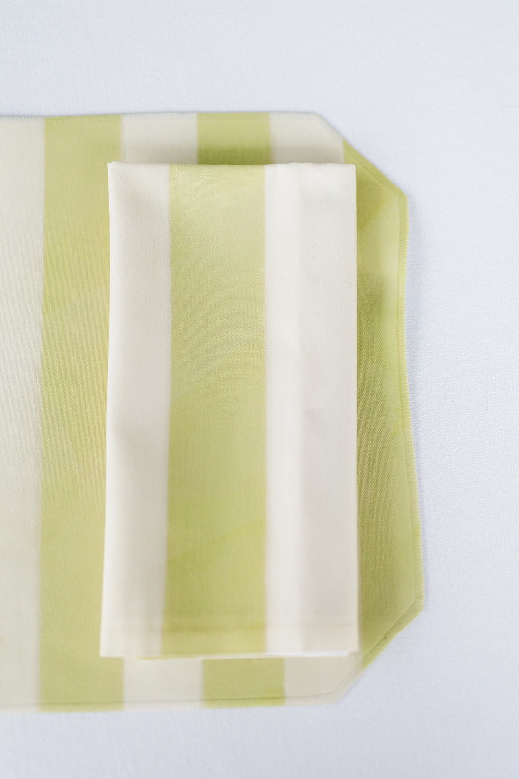 Esplanade Stripe Placemat in Avocado Green